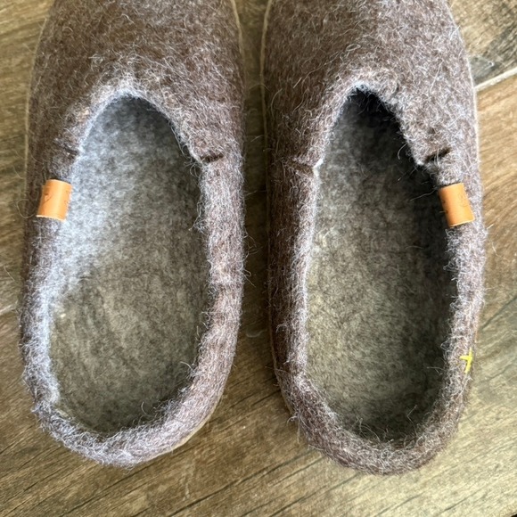 Betterfelt Classic Brown Wool Felt Natural Rubber Sole Slippers,Men's 11/EU 44 - Picture 9 of 10